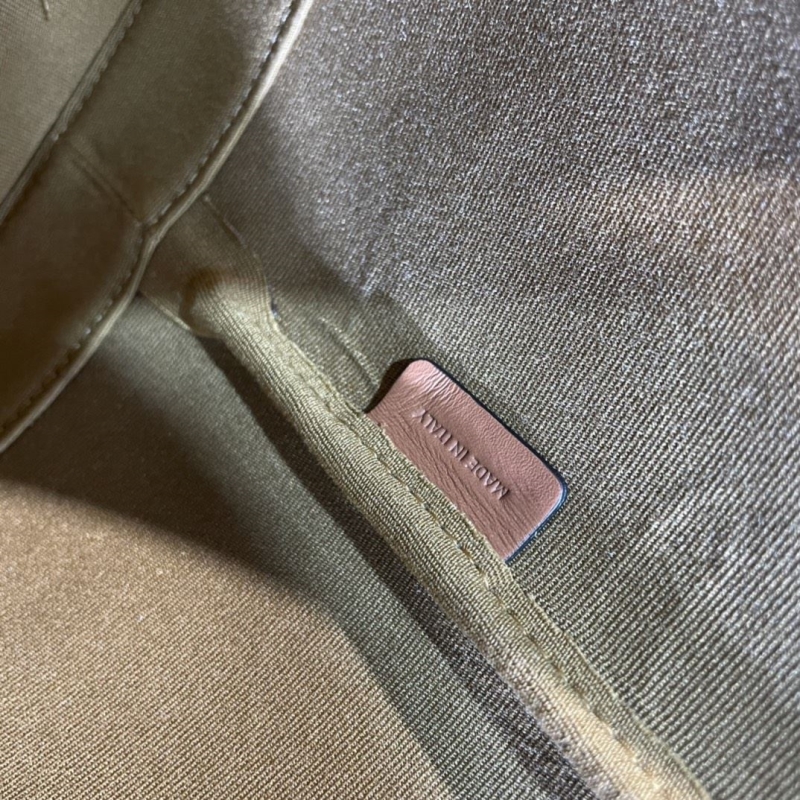 Ce1i*e bucket bags